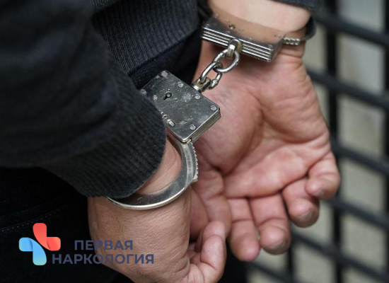 У человека социопатия Человек в наручниках